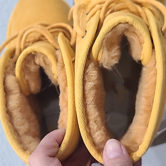 NWOT UGG Neumel ll amber boot gold mustard color size 5 & 6 - Picture 3 of 9